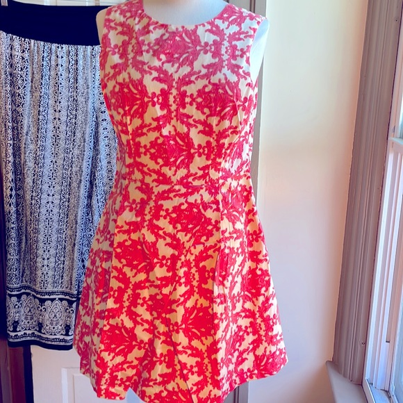 Forever 21 Dresses & Skirts - Love 21 fully lined lightweight sundress 95% cotton & 5% spandex rayon blend.
